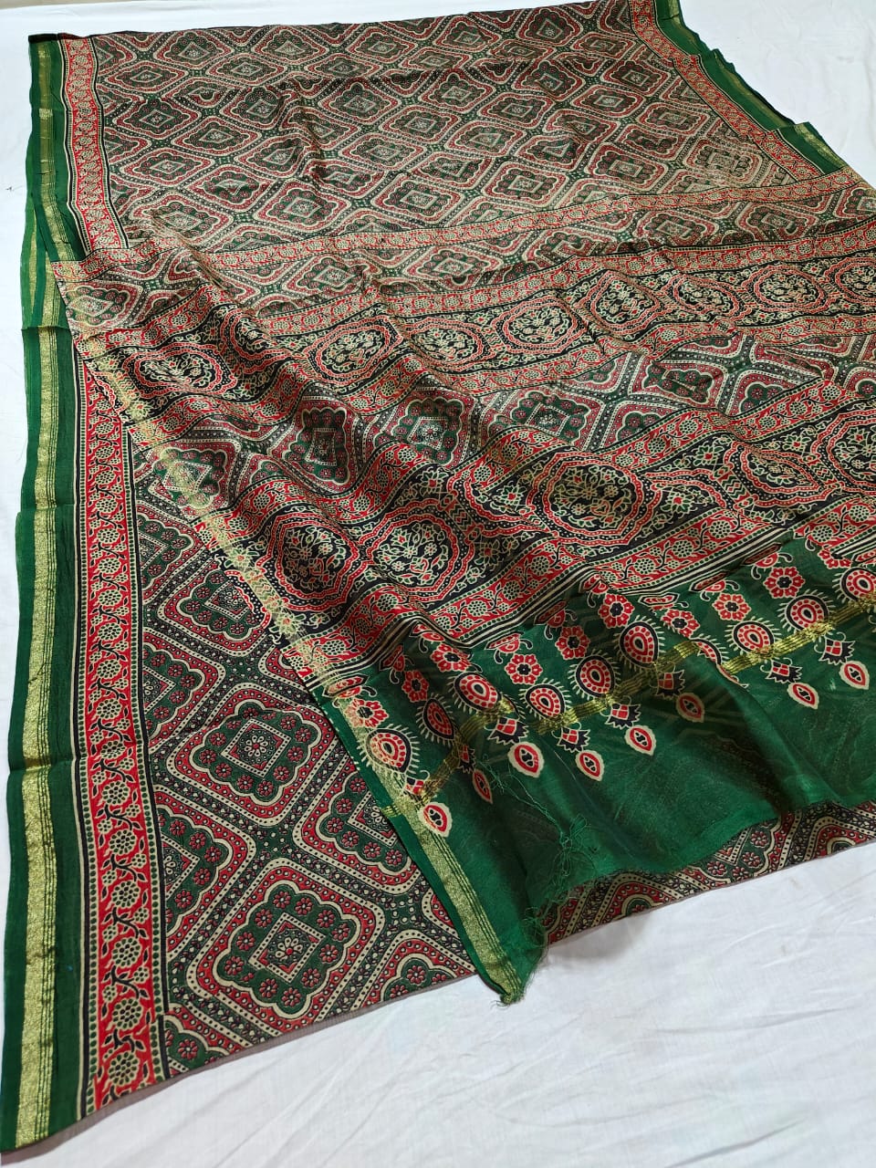 Pure Chanderi Silk Saree With Azrak Print With Blouse .
