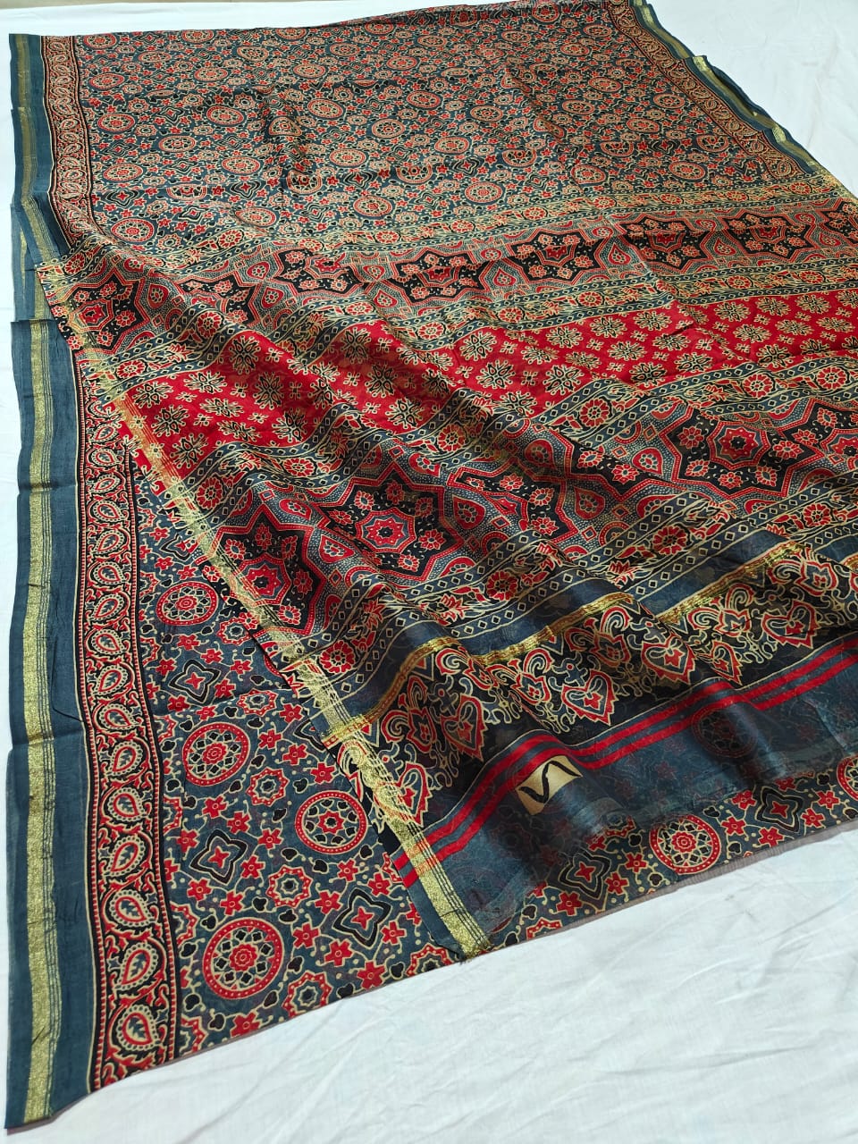 Pure Chanderi Silk Saree With Azrak Print With Blouse .