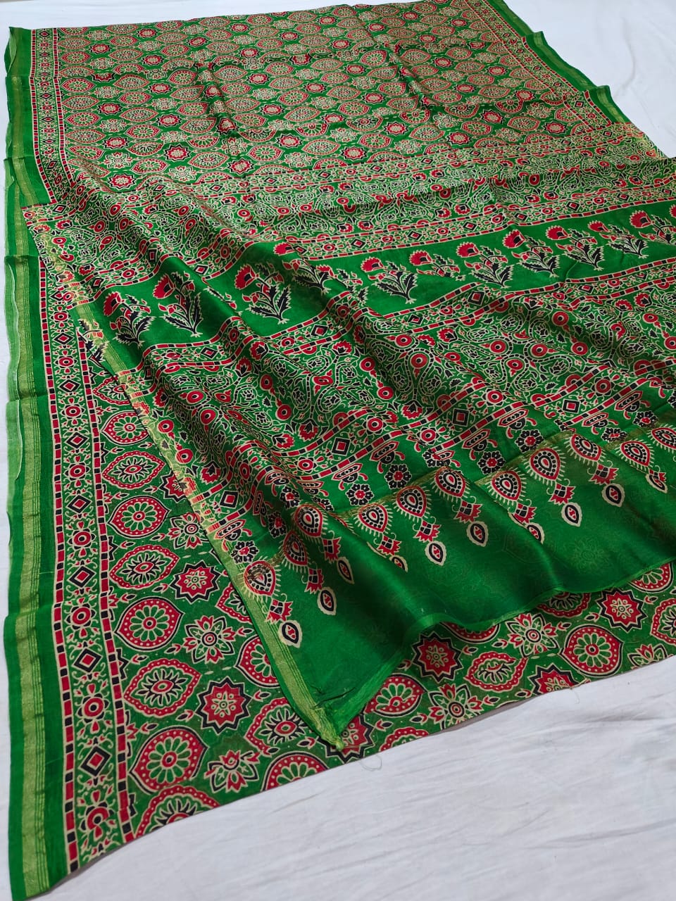 Pure Chanderi Silk Saree With Azrak Print With Blouse .