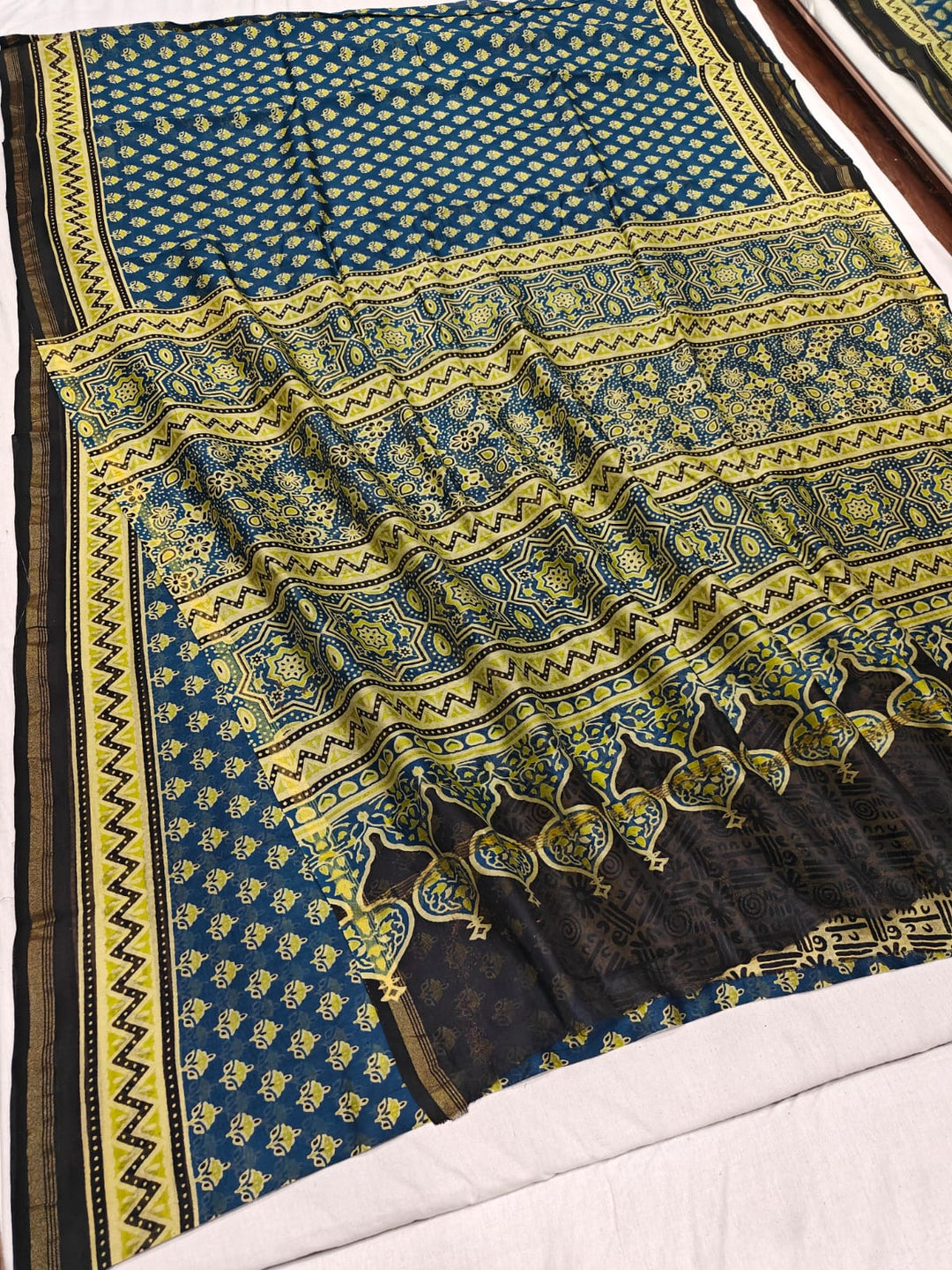 Pure Chanderi Silk Saree With Azrak Print With Blouse .