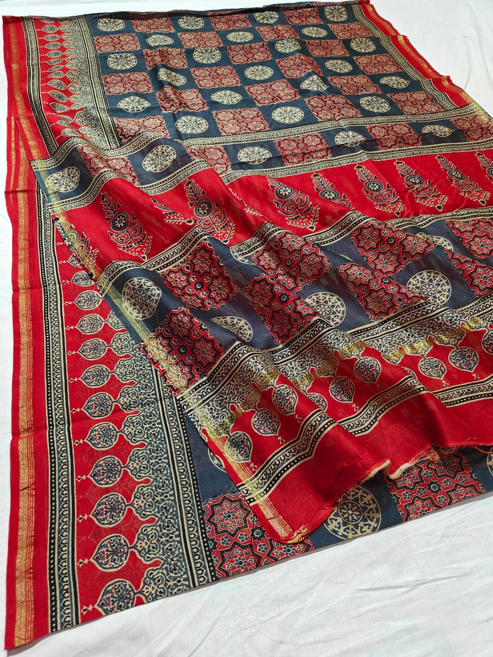 Pure Chanderi Silk Saree With Azrak Print With Blouse .