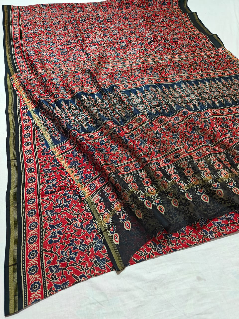 Pure Chanderi Silk Saree With Azrak Print With Blouse .