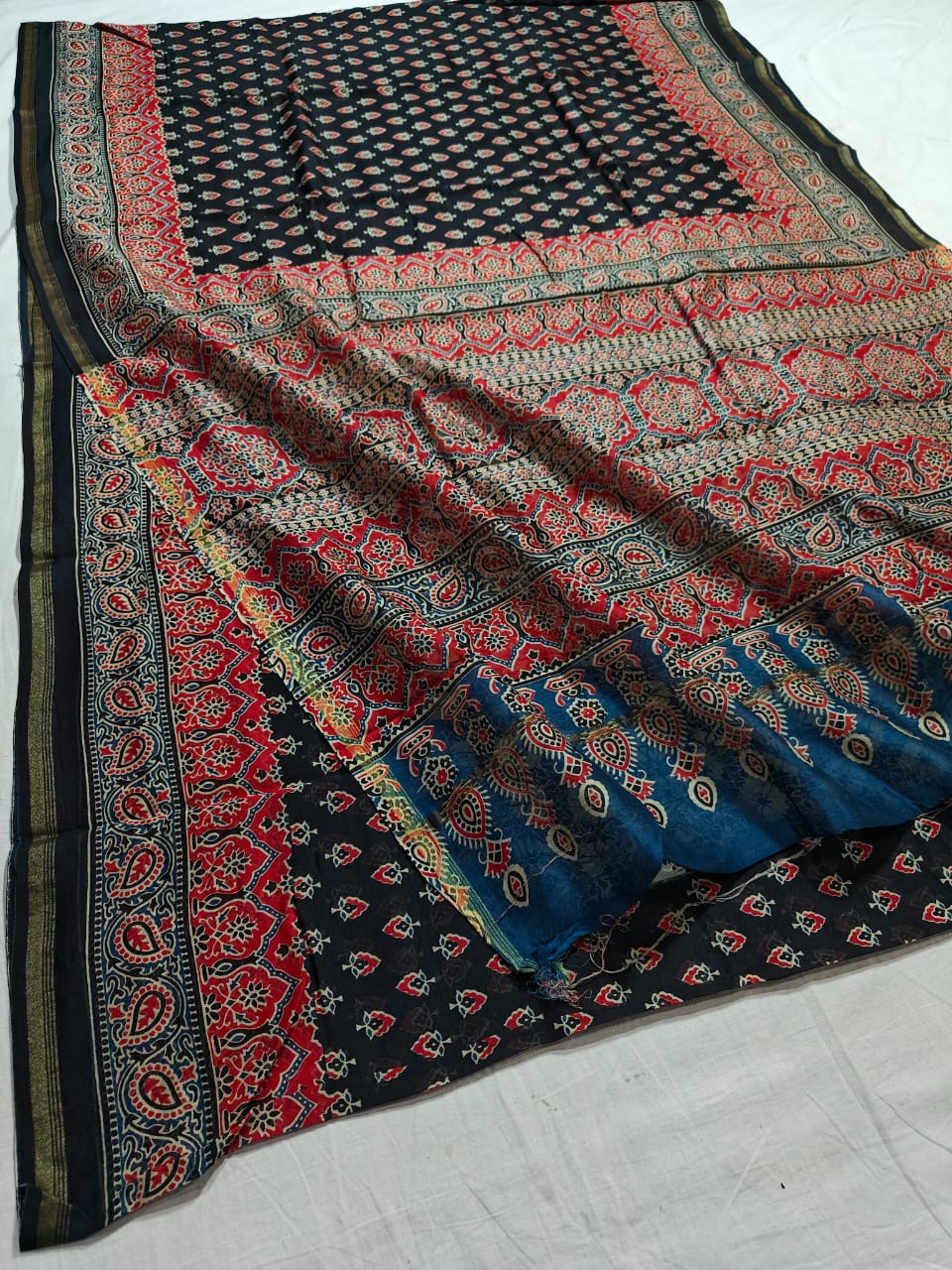 Pure Chanderi Silk Saree With Azrak Print With Blouse .