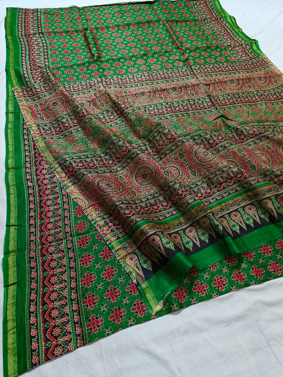 Pure Chanderi Silk Saree With Azrak Print With Blouse .
