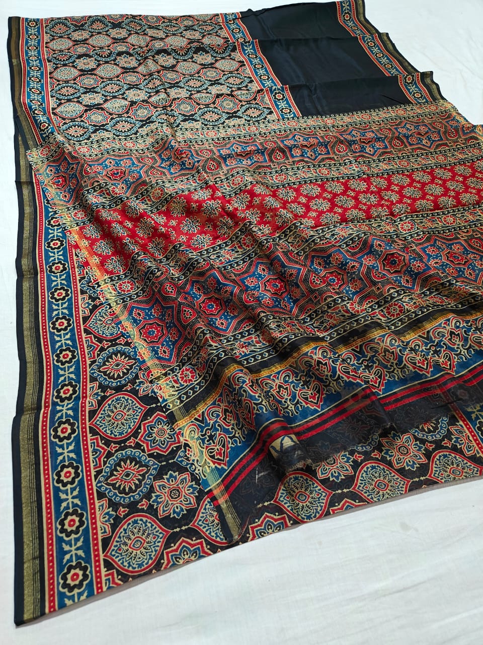 Pure Chanderi Silk Saree With Azrak Print With Blouse .