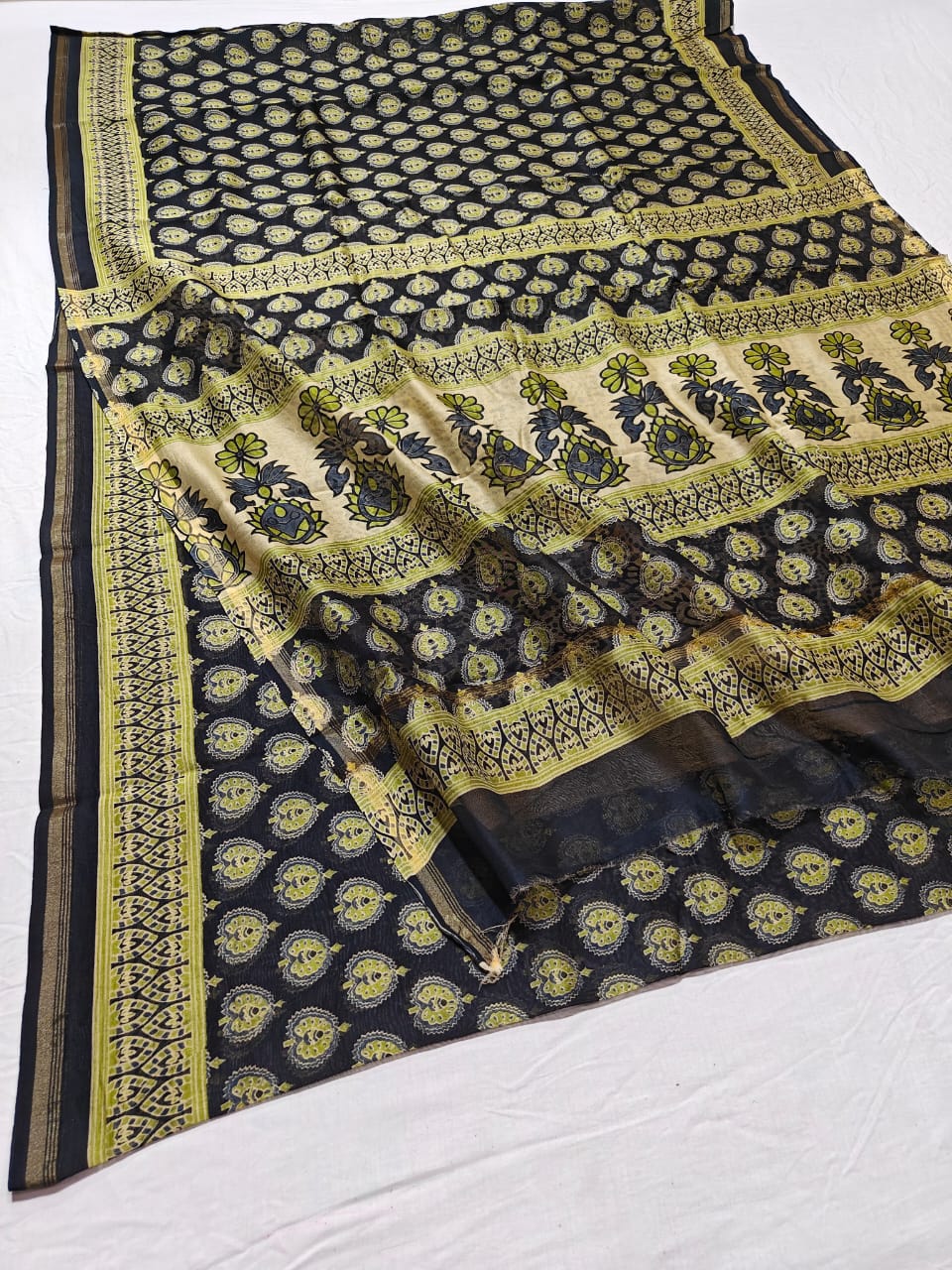 Pure Chanderi Silk Saree With Azrak Print With Blouse .