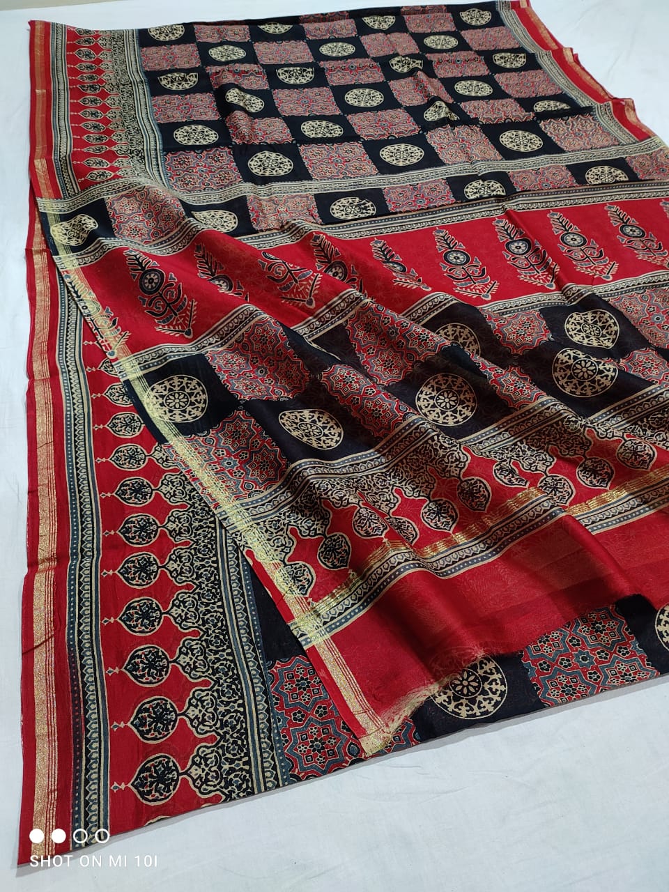 Pure Chanderi Silk Saree With Azrak Print With Blouse .