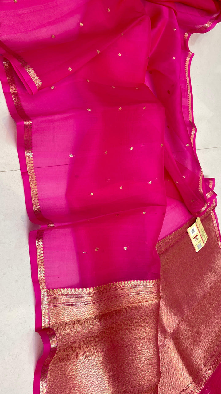 Pure Banarasi Kora Silk Saree With Intricate Borders