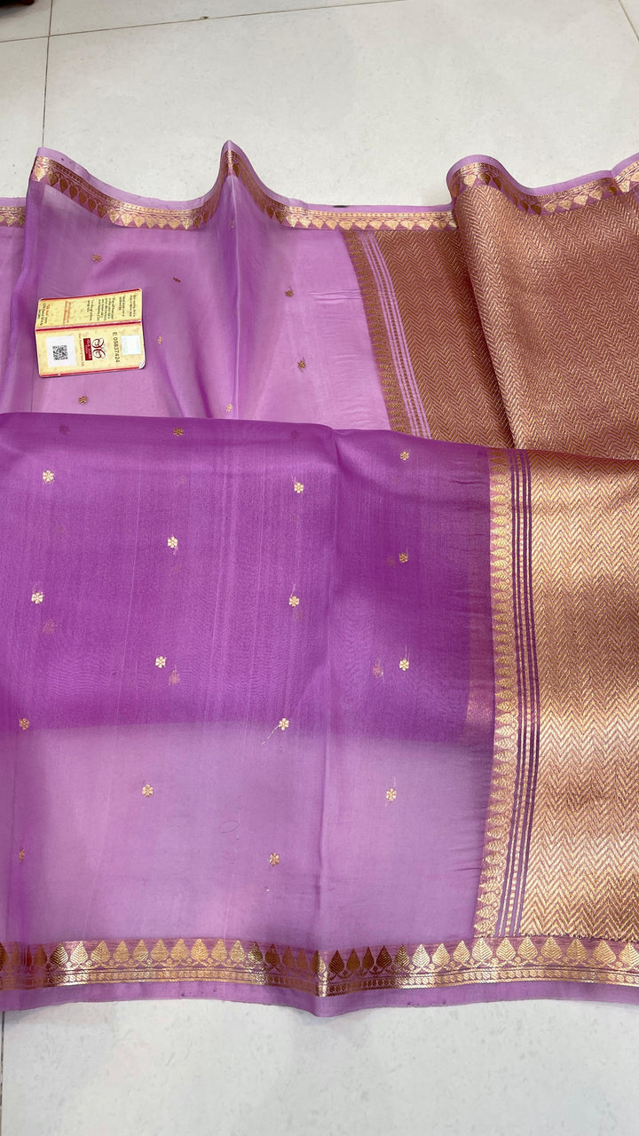 Pure Banarasi Kora Silk Saree With Intricate Borders ( SILK MARK CERTIFIED)