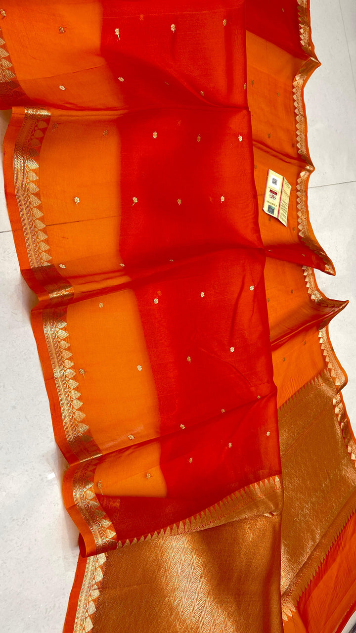 Pure Banarasi Kora Silk Saree With Intricate Borders ( SILK MARK CERTIFIED)