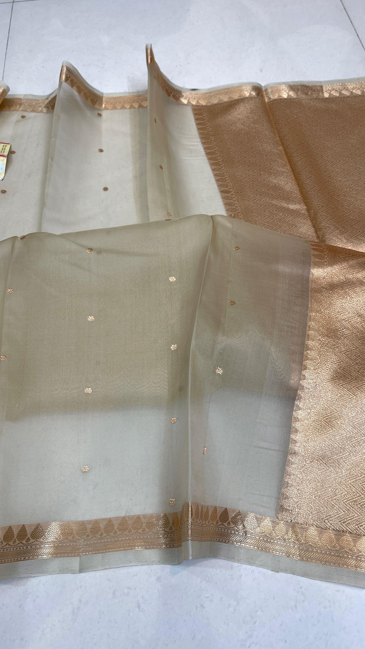 Pure Banarasi Kora Silk Saree With Intricate Borders ( SILK MARK CERTIFIED)