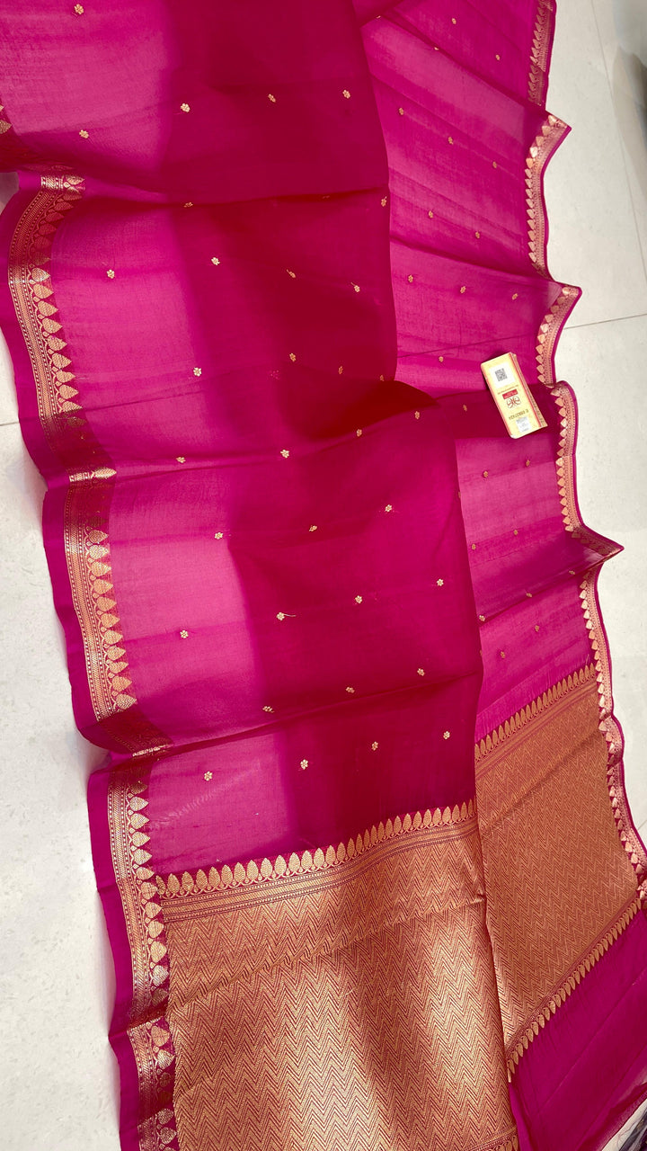 Pure Banarasi Kora Silk Saree With Intricate Borders