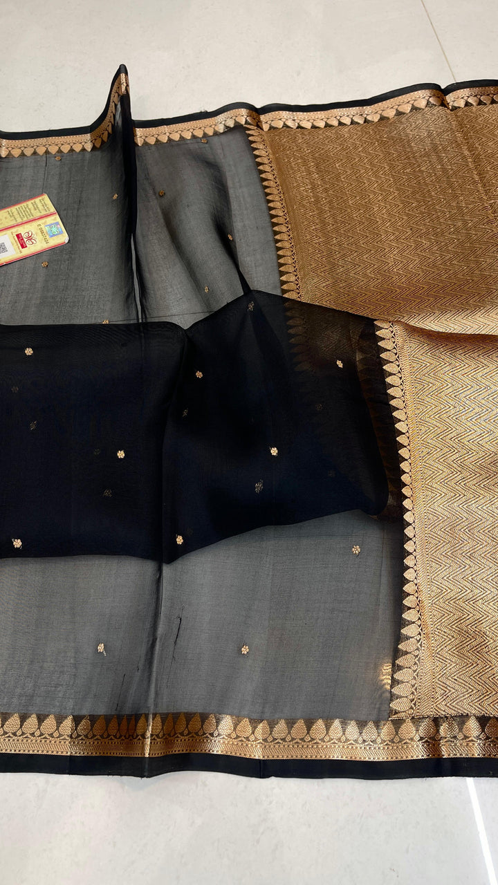 Pure Banarasi Kora Silk Saree With Intricate Borders ( SILK MARK CERTIFIED)