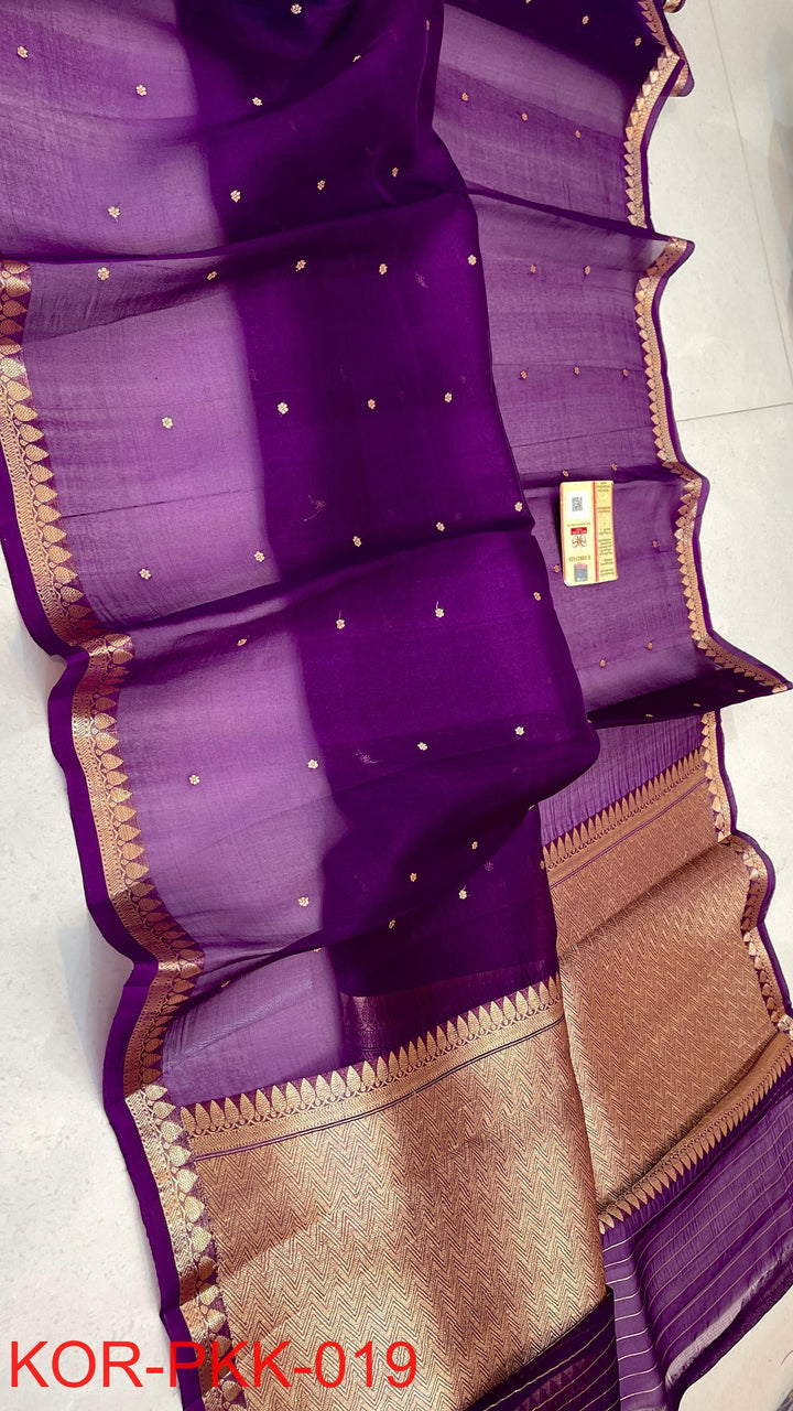 Pure Banarasi Kora Silk Saree With Intricate Borders ( SILK MARK CERTIFIED)