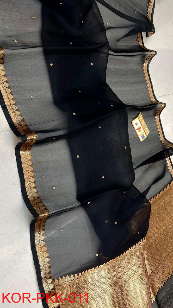 Pure Banarasi Kora Silk Saree With Intricate Borders ( SILK MARK CERTIFIED)