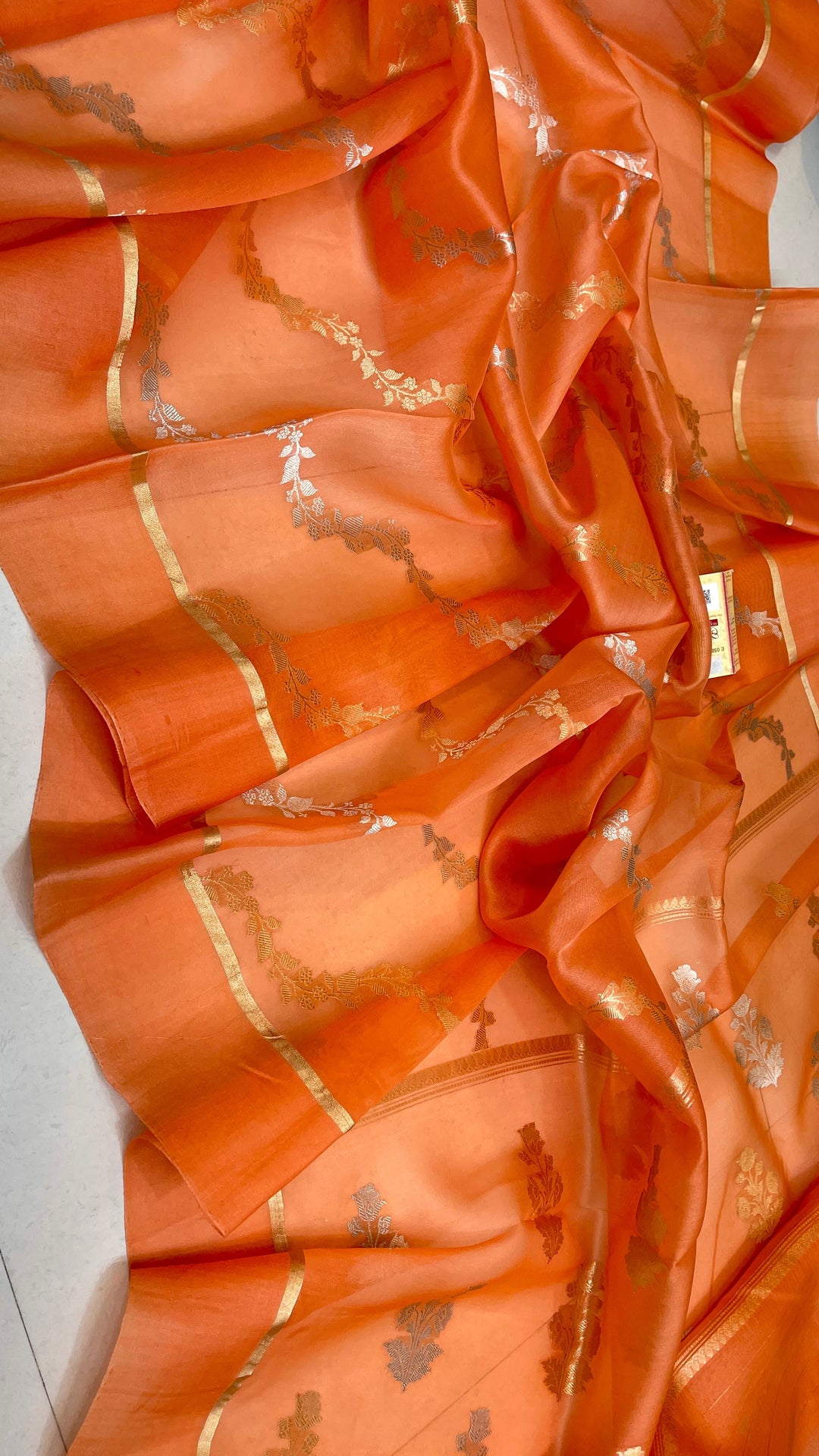 Exclusive Pure Banarasi Handloom Weaved Kora Silk Saree With Satin Border ( Silk Mark Certified)