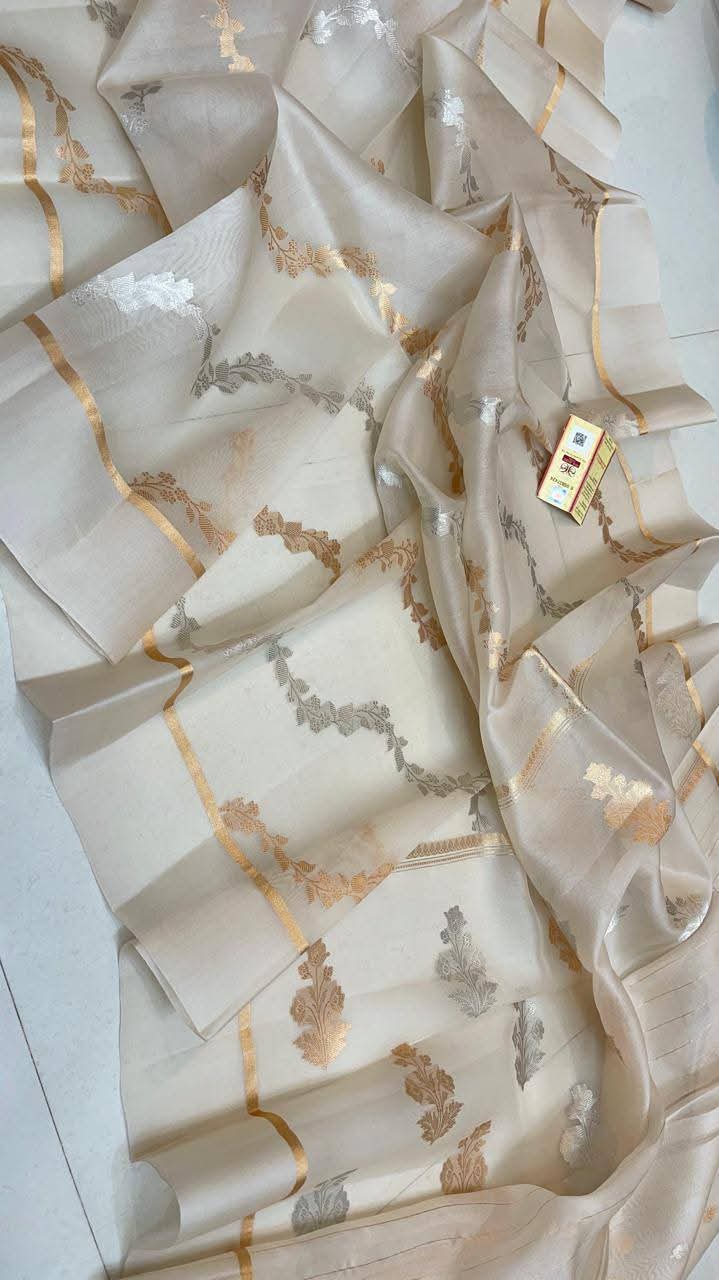 Exclusive Pure Banarasi Handloom Weaved Kora Silk Saree With Satin Border ( Silk Mark Certified)