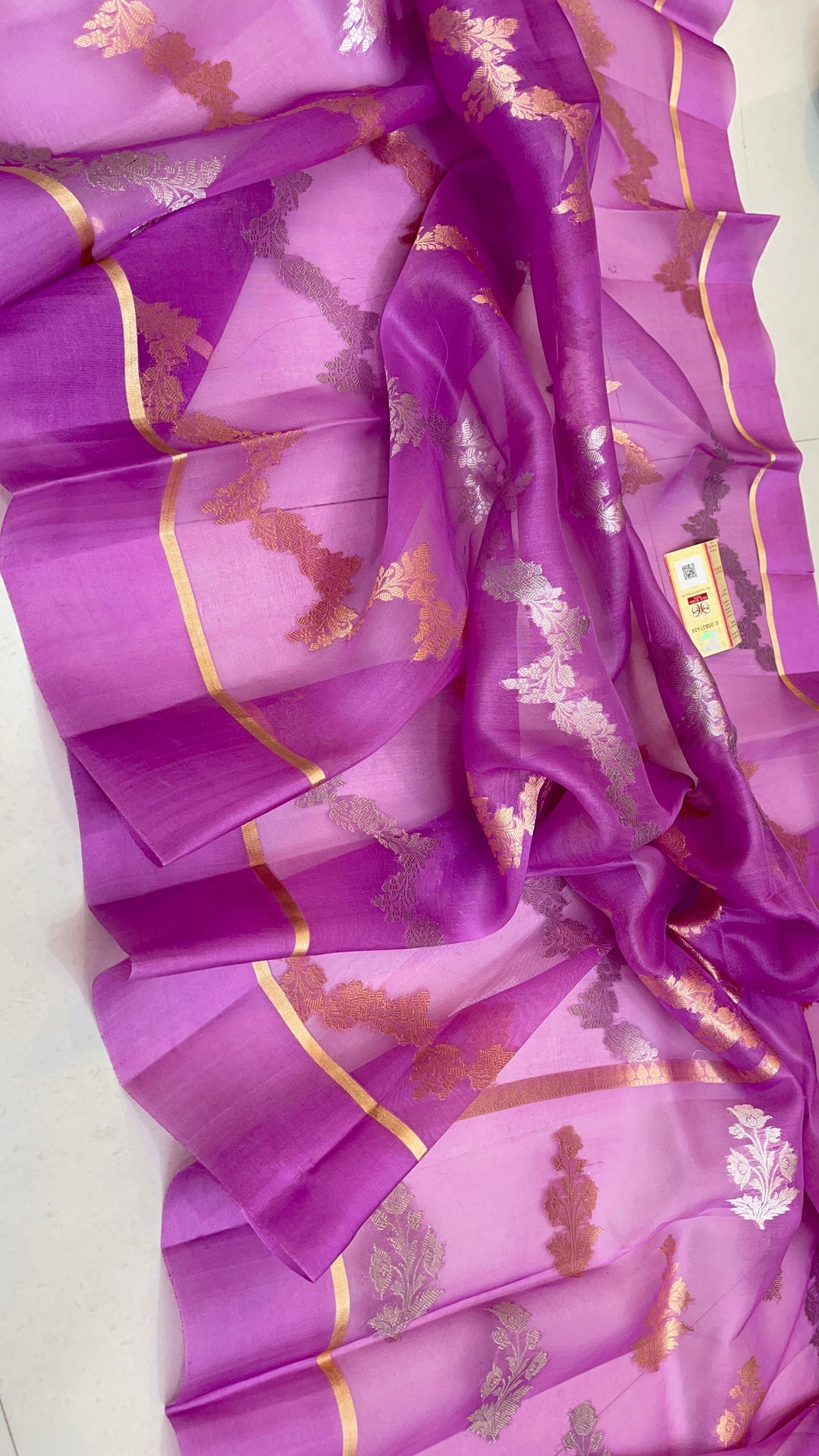 Exclusive Pure Banarasi Handloom Weaved Kora Silk Saree With Satin Border ( Silk Mark Certified)