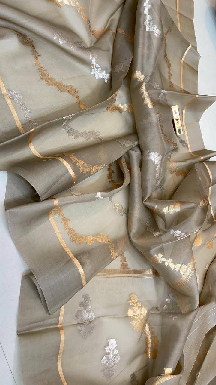 Exclusive Pure Banarasi Handloom Weaved Kora Silk Saree With Satin Border ( Silk Mark Certified)