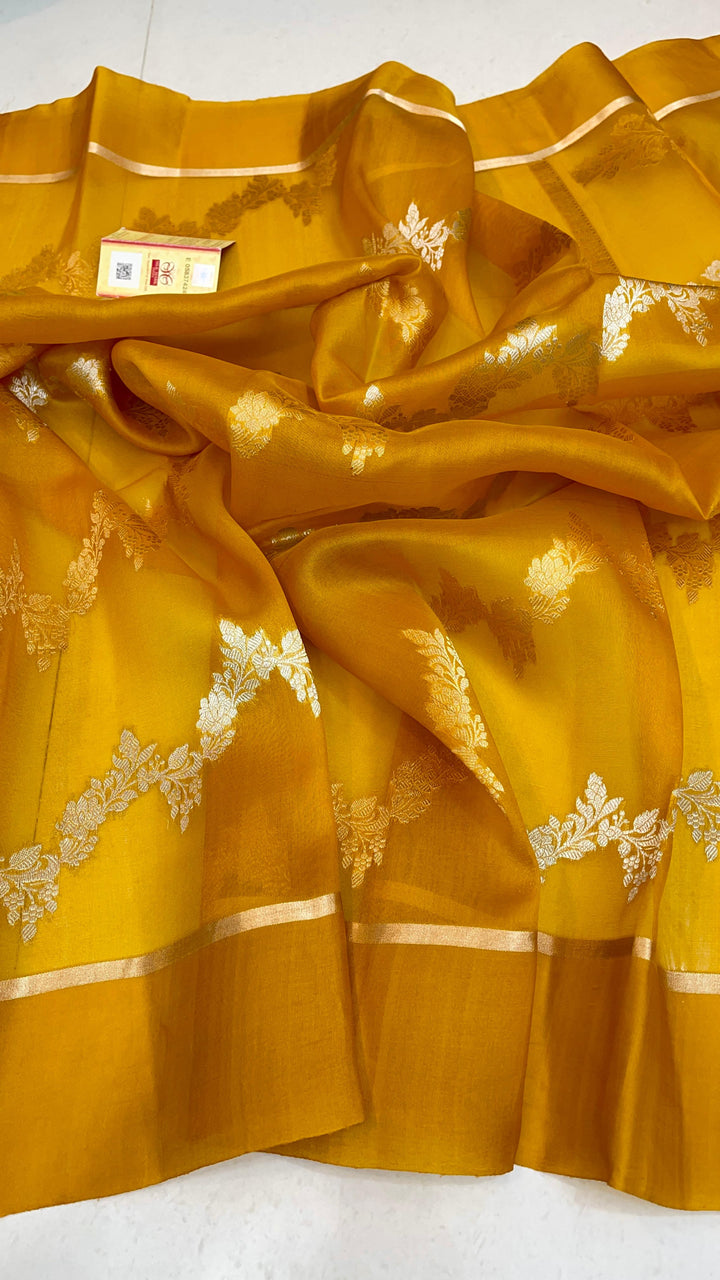 Exclusive Pure Banarasi Handloom Weaved Kora Silk Saree With Satin Border ( Silk Mark Certified)