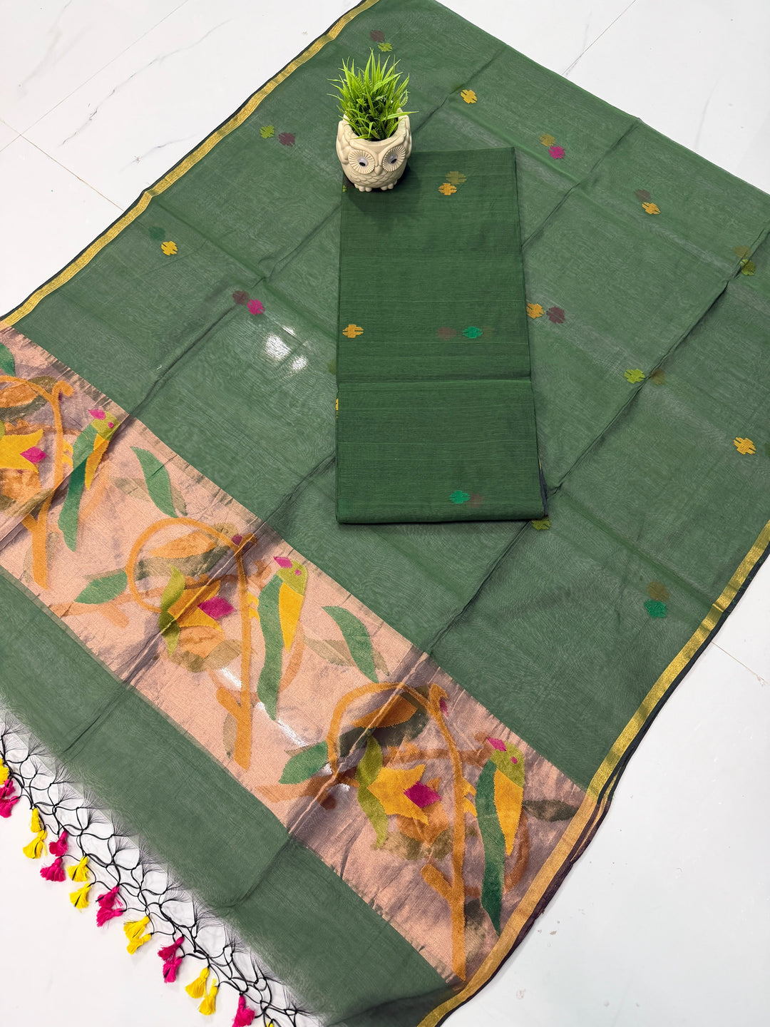 Exclusive Muslin Jamdani 2 pc Unstitched Suit.