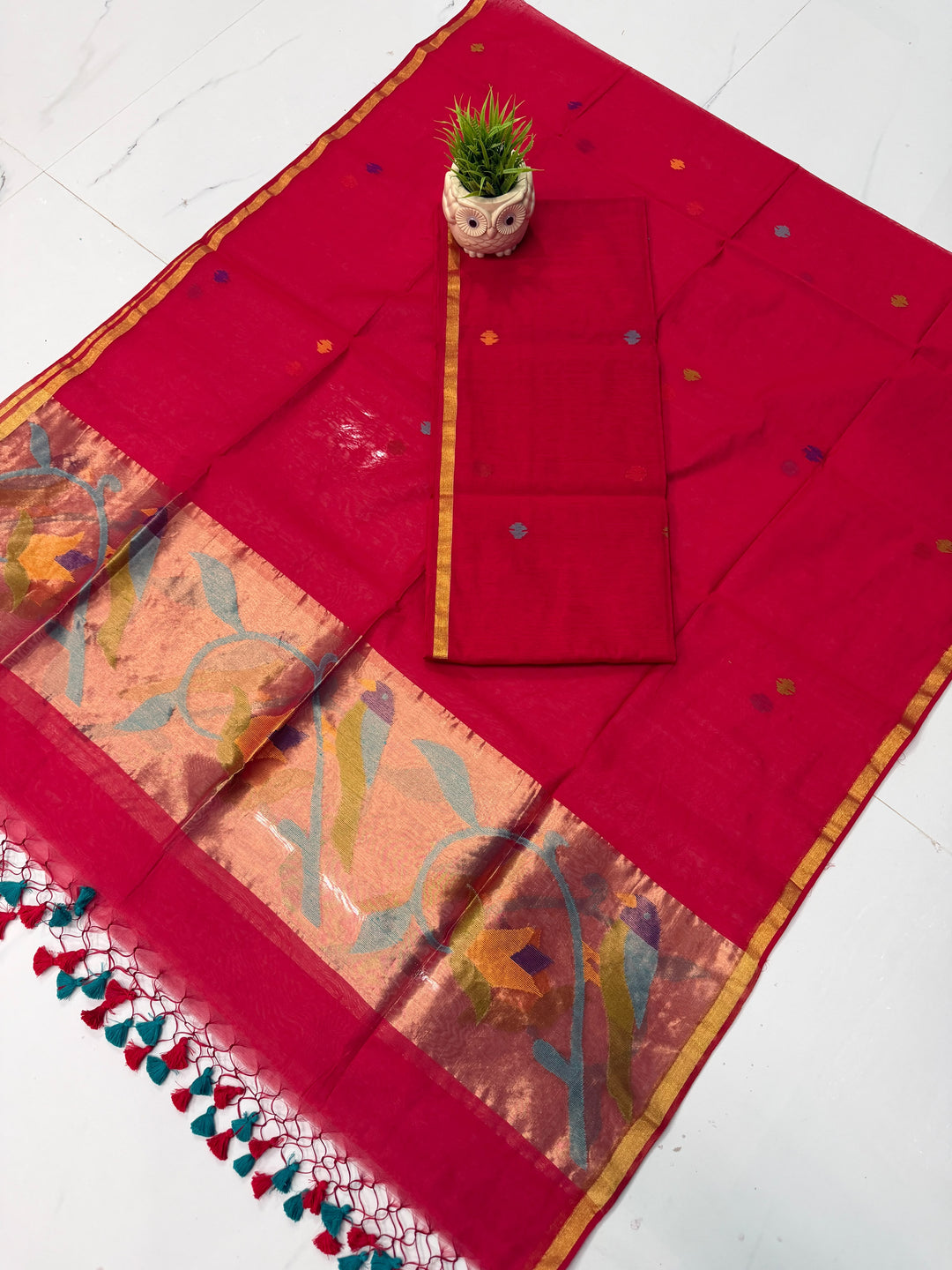 Exclusive Muslin Jamdani 2 pc Unstitched Suit.