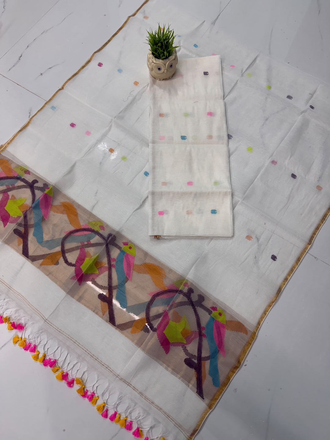 Exclusive Muslin Jamdani 2 pc Unstitched Suit.