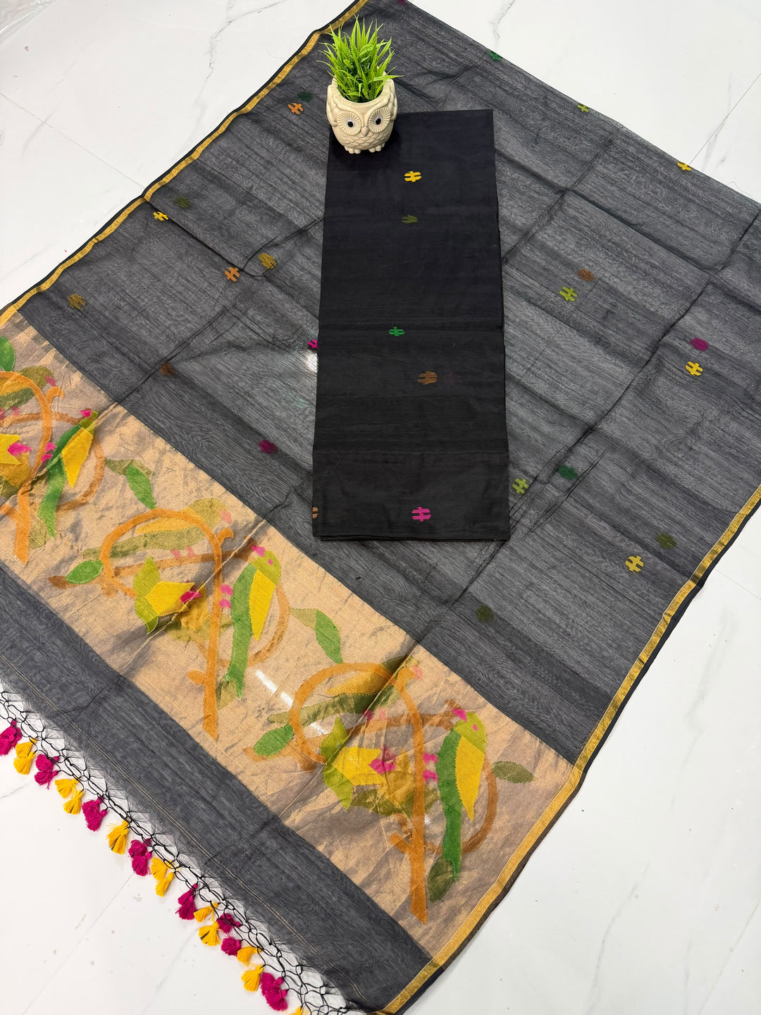 Exclusive Muslin Jamdani 2 pc Unstitched Suit.