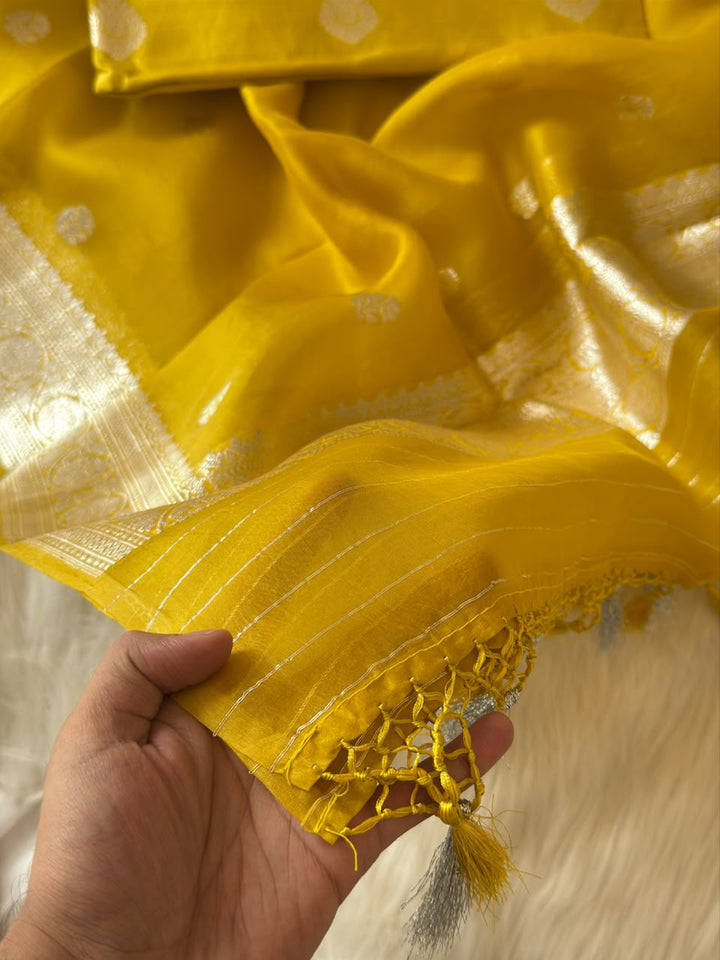 Pure Banarasi Kora Organza Unstitched Suit With Khadwa Work and Chiniya Dupatta