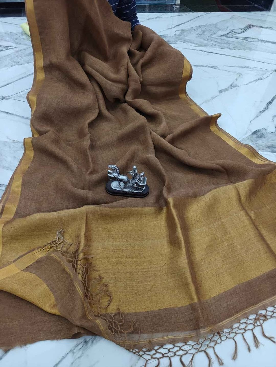 Premium Jayasree Linen Saree with Rich Golden Border & Running Blouse Piece