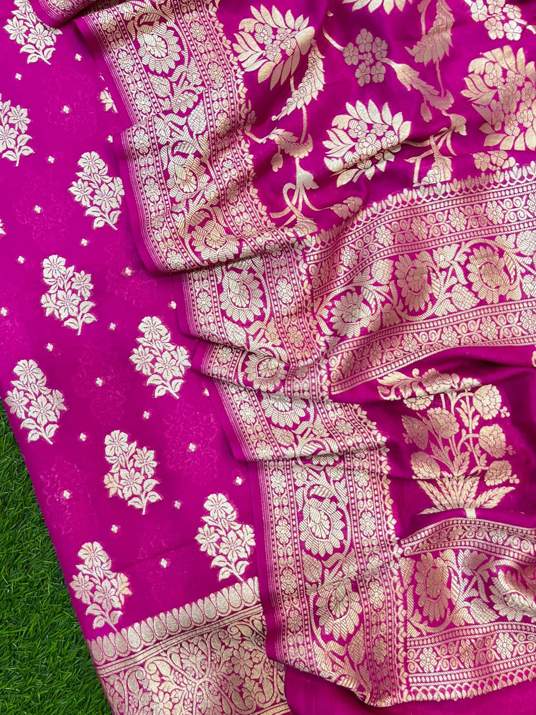 Pure Banarasi Handloom Chiniya Silk All Over Buti Work With Chiniya Silk Full Jaal Work Dupatta.