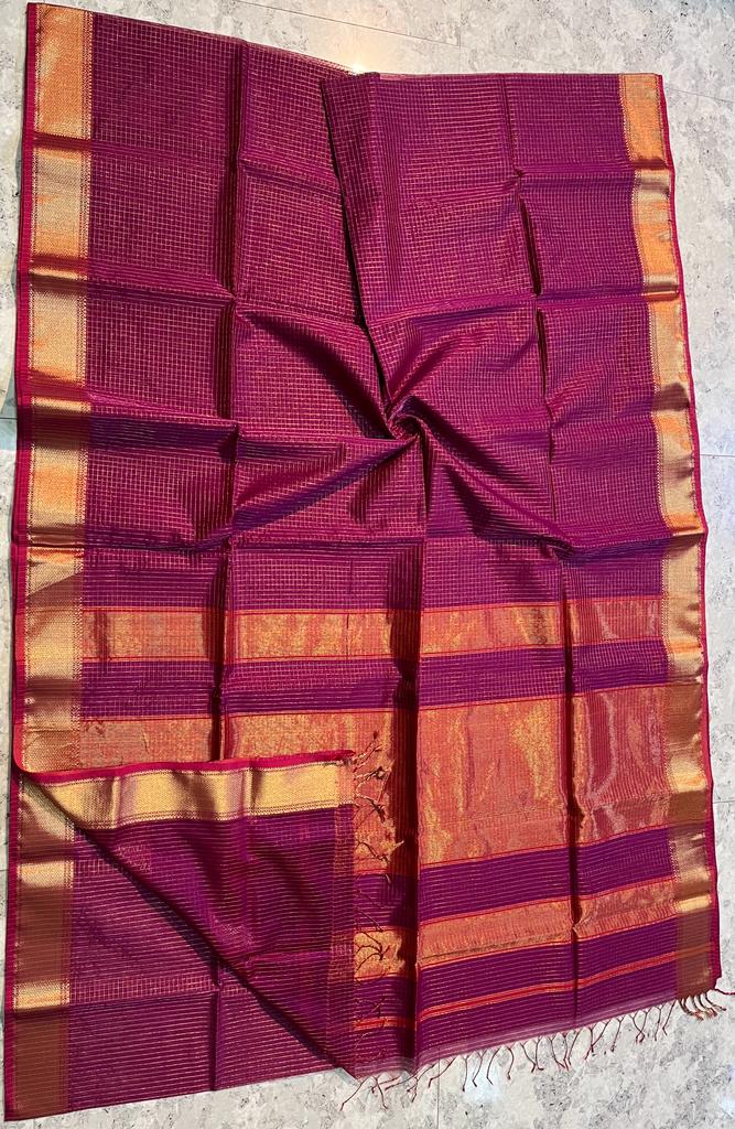 Handloom Maheshwari Silk Saree With Blouse.