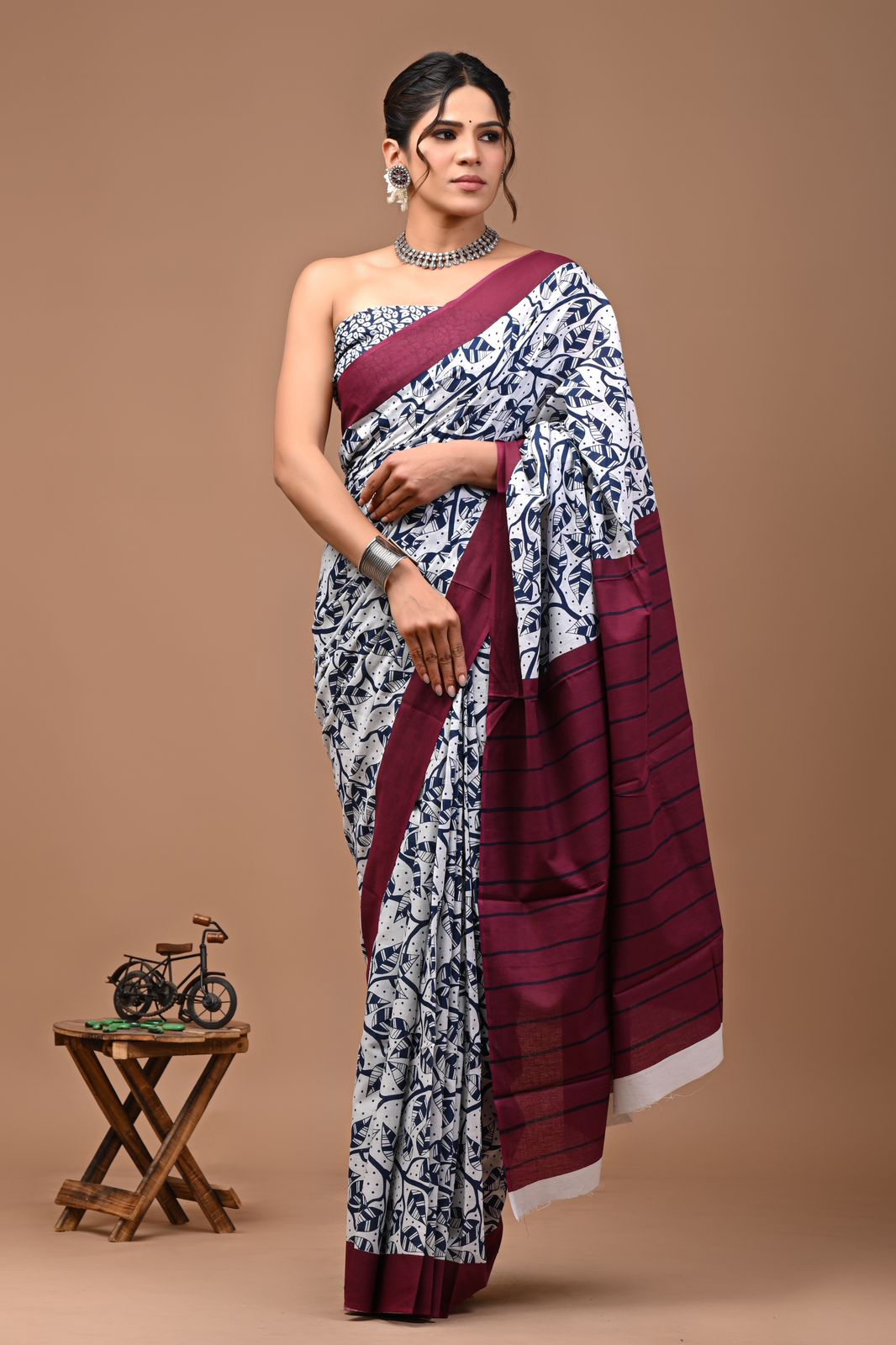 Pure  Mul cotton Hand print saree with Blouse.