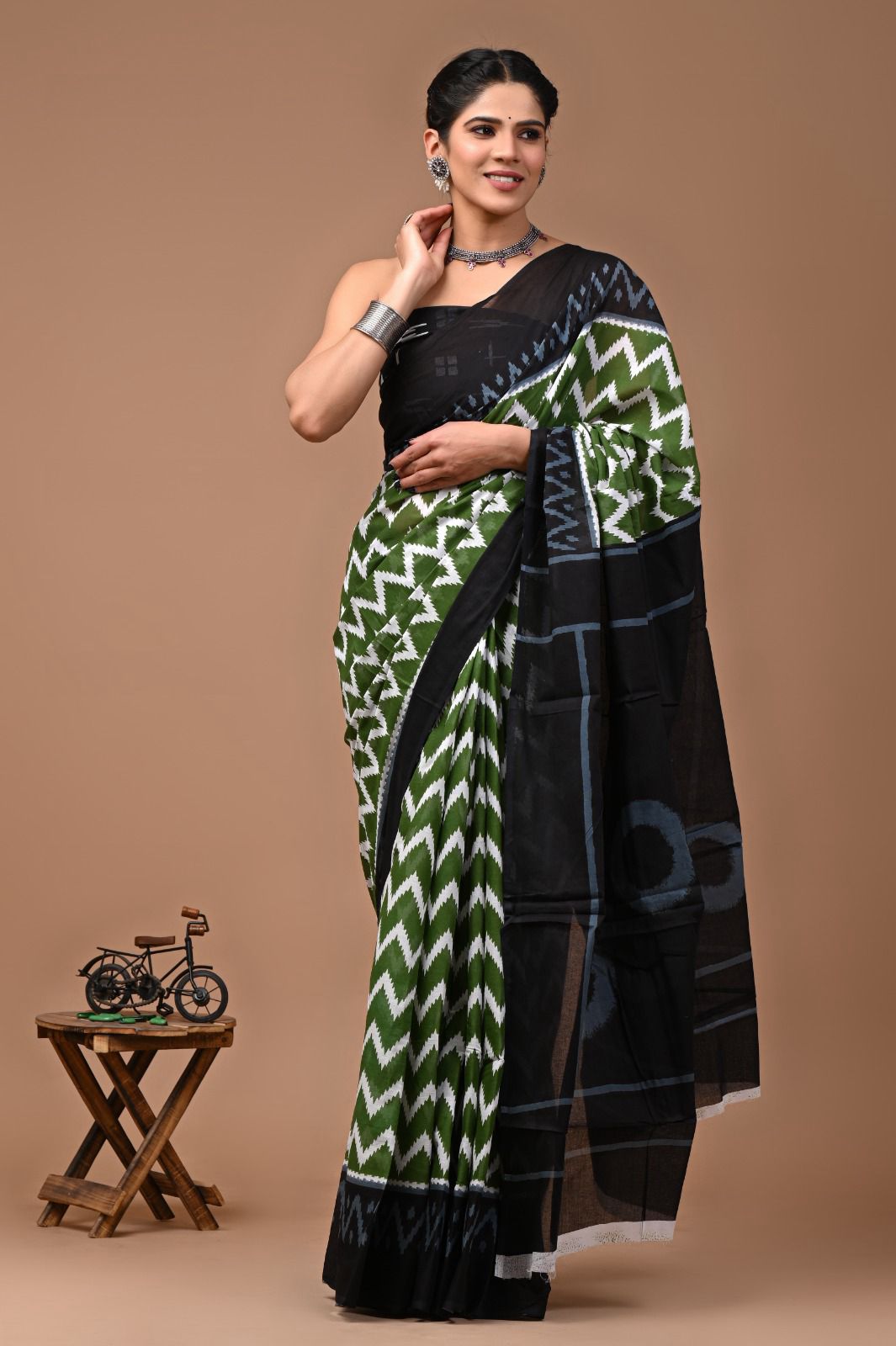 Pure  Mul cotton Hand print saree with Blouse.