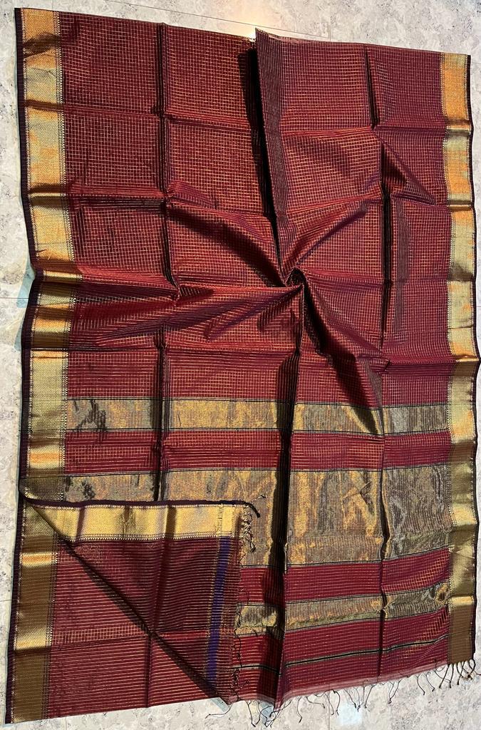 Handloom Maheshwari Silk Saree With Blouse.