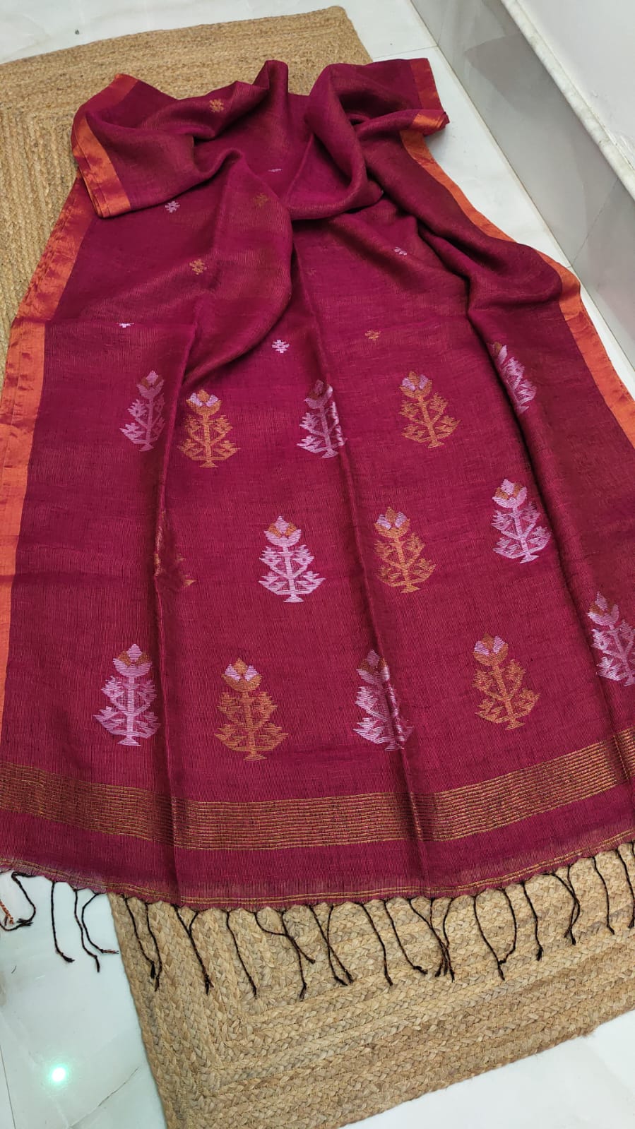 Pure Linen Tissue jamdani Saree With Blouse.