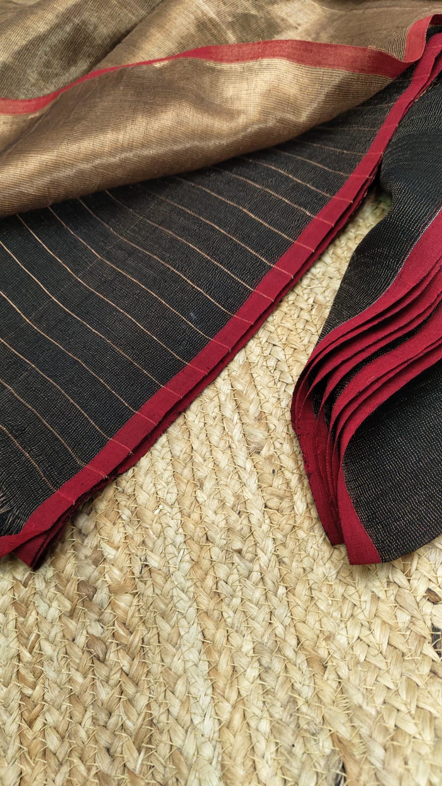 Pure Linen Tissue Jamdani  Saree With Blouse.