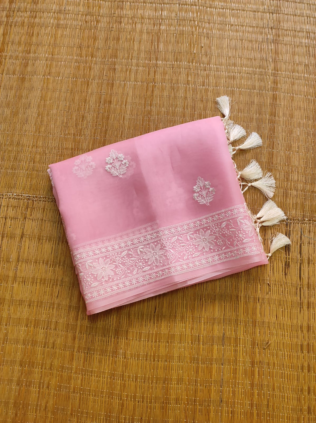 Pure Organza Silk Chikankari Embroidery Work  Saree .