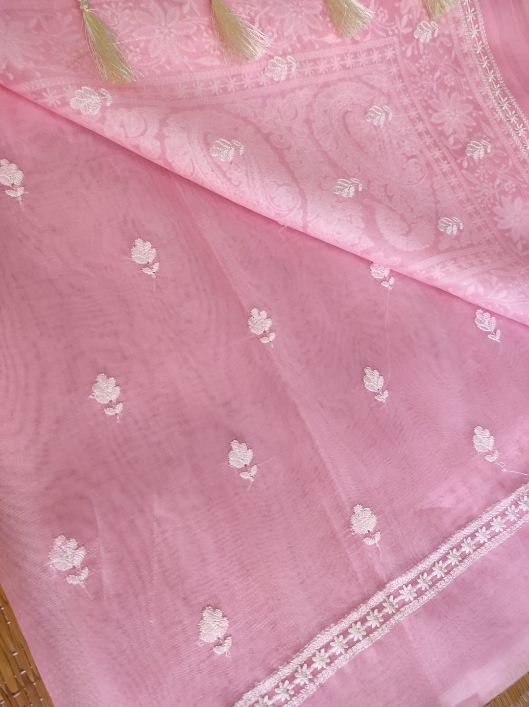 Pure Organza Silk Chikankari Embroidery Work  Saree .