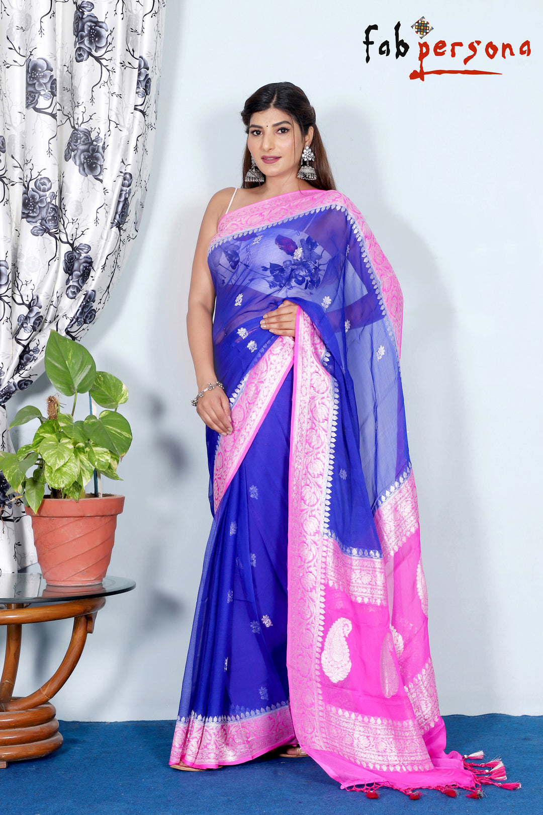 Pure Hand loom  Khaddi Chiffon Georgette Saree with Silver Zari Weaving blouse  ( length- 6.3 meter )