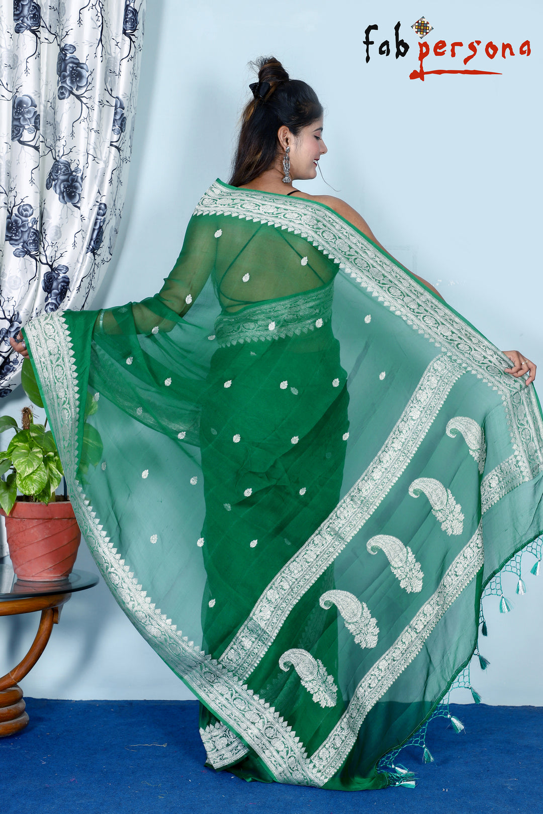 Pure Hand loom  Khaddi Chiffon Georgette Saree with Silver Zari Weaving blouse  ( length- 6.3 meter )