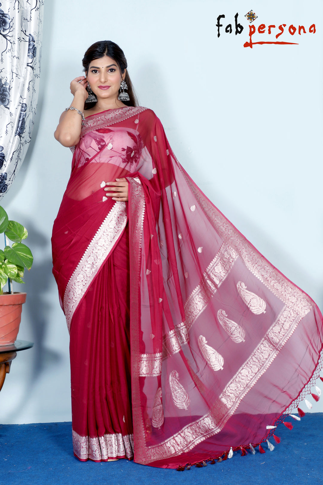 Pure Hand loom  Khaddi Chiffon Georgette Saree with Silver Zari Weaving blouse  ( length- 6.3 meter )