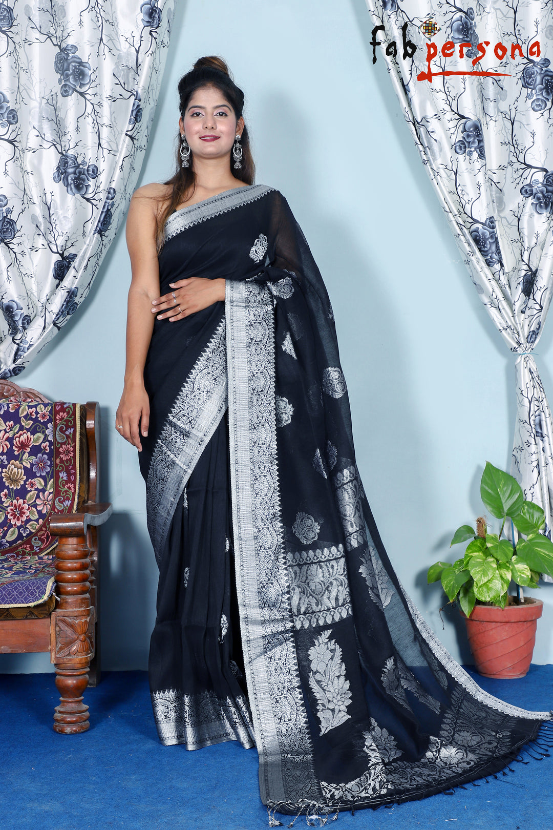 Pure Hand loom  Khaddi Chiffon Georgette Saree with Silver Zari Weaving blouse  ( length- 6.3 meter )