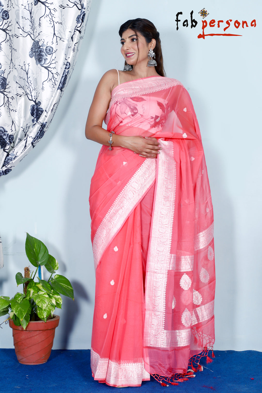 Pure Hand loom  Khaddi Georgette Saree with Silver Zari Weaving blouse  ( length- 6.3 meter )