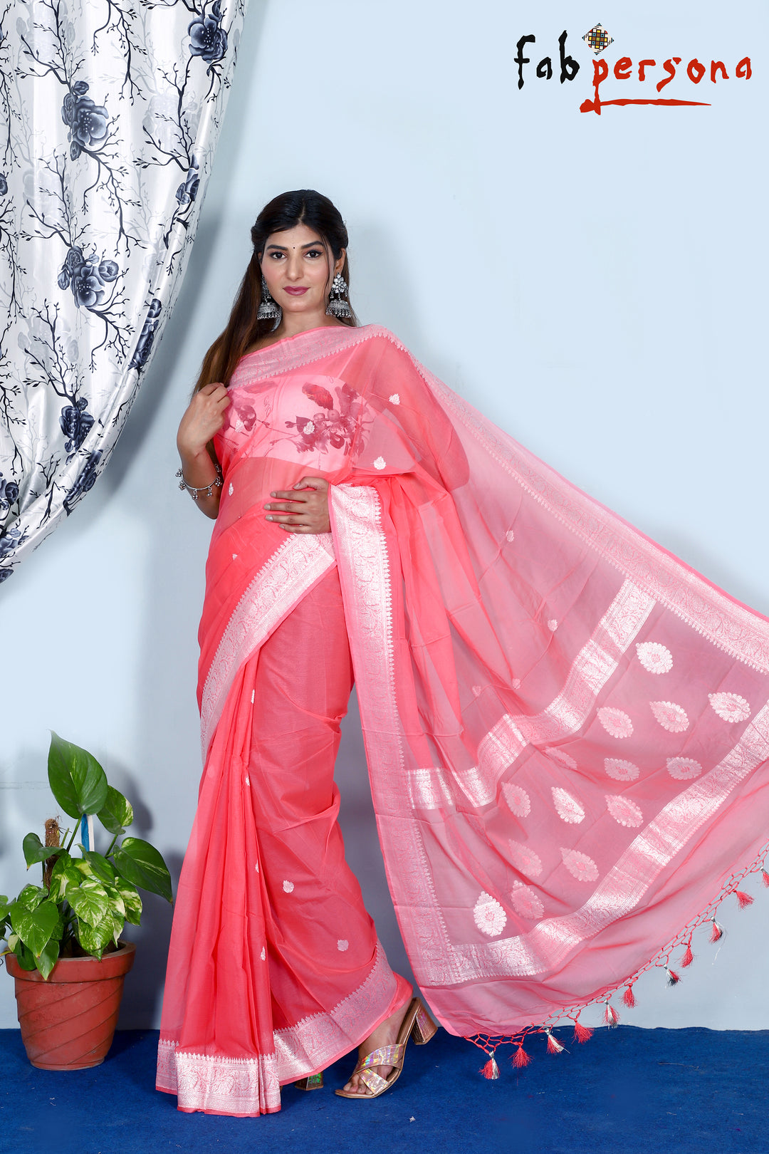 Pure Hand loom  Khaddi Georgette Saree with Silver Zari Weaving blouse  ( length- 6.3 meter )