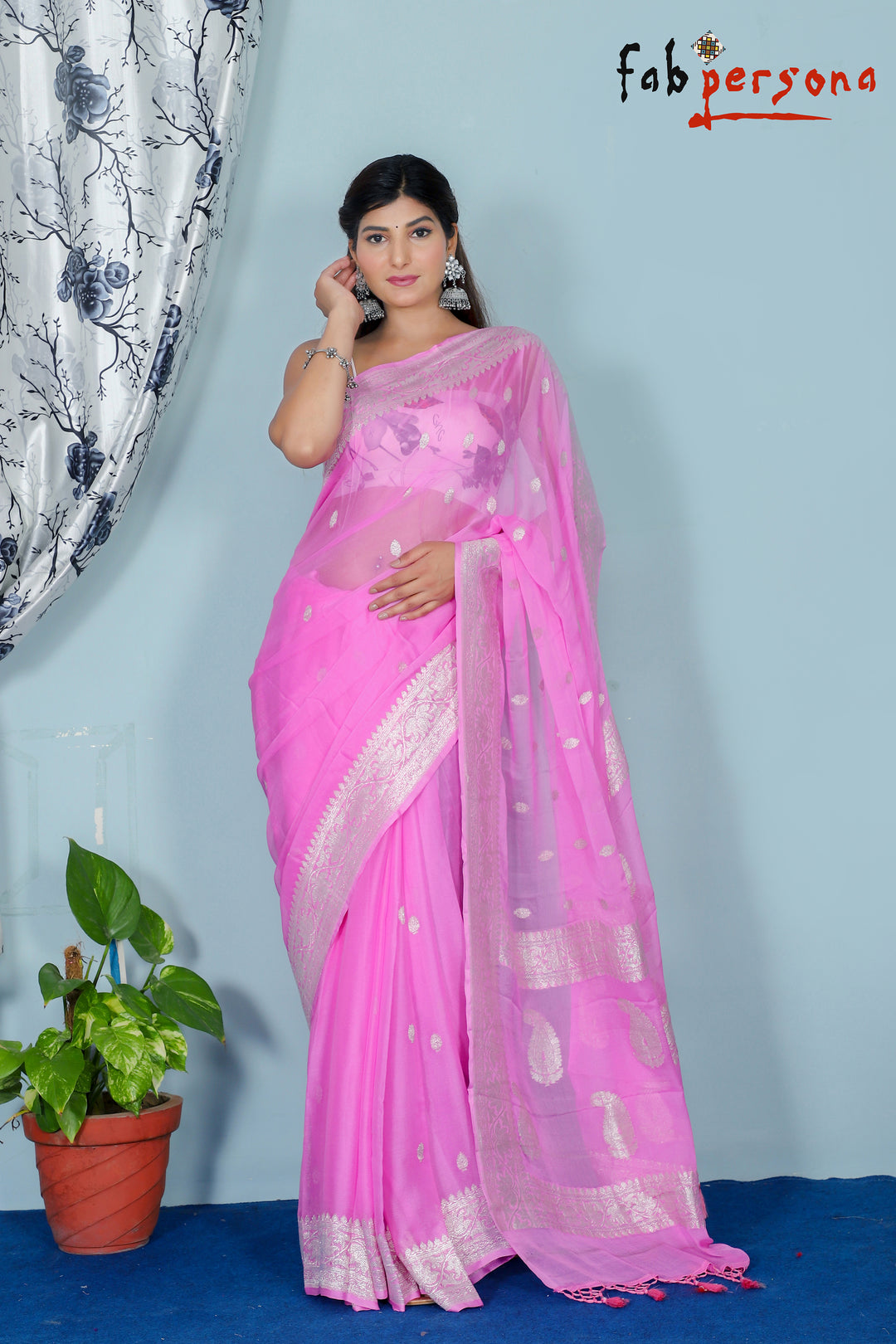 Pure Hand loom  Khaddi Chiffon Georgette Saree with Silver Zari Weaving blouse  ( length- 6.3 meter )