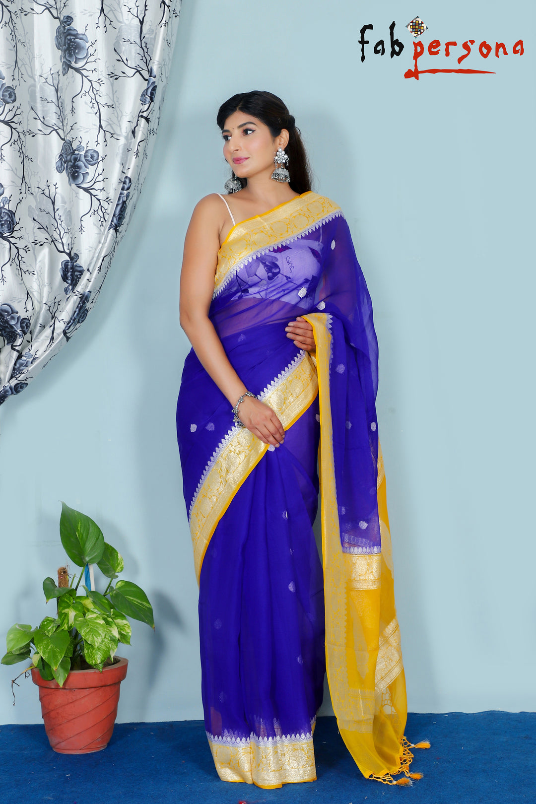 Pure Hand loom  Khaddi Georgette Saree with Silver Zari Weaving blouse  ( length- 6.3 meter )