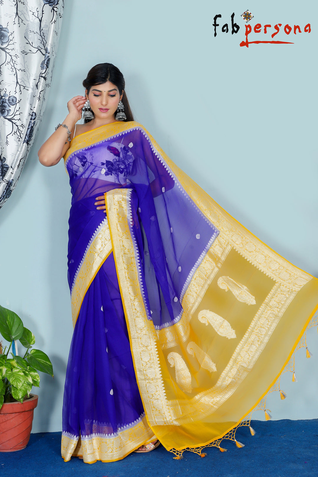 Pure Hand loom  Khaddi Georgette Saree with Silver Zari Weaving blouse  ( length- 6.3 meter )