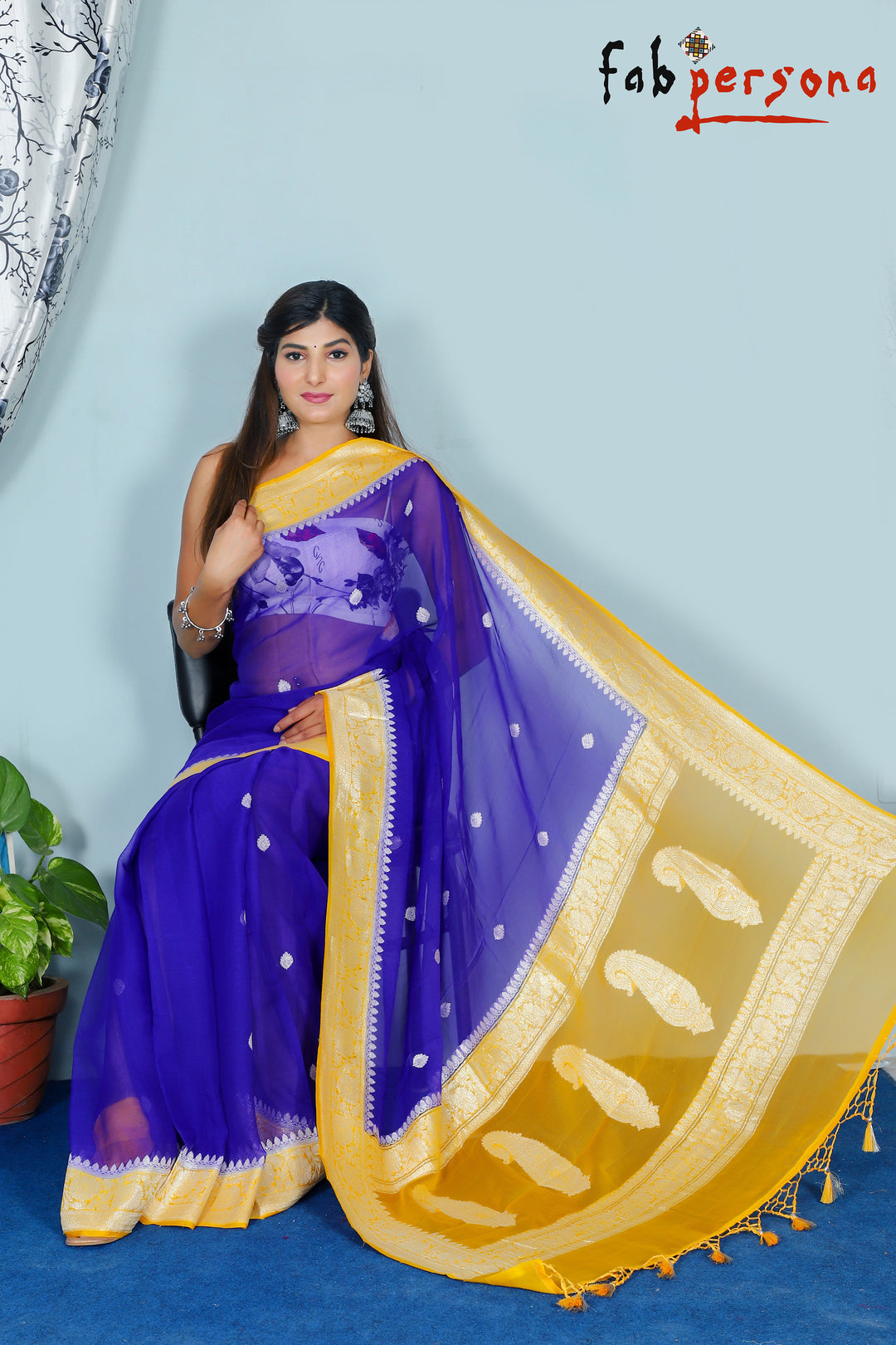 Pure Hand loom  Khaddi Georgette Saree with Silver Zari Weaving blouse  ( length- 6.3 meter )