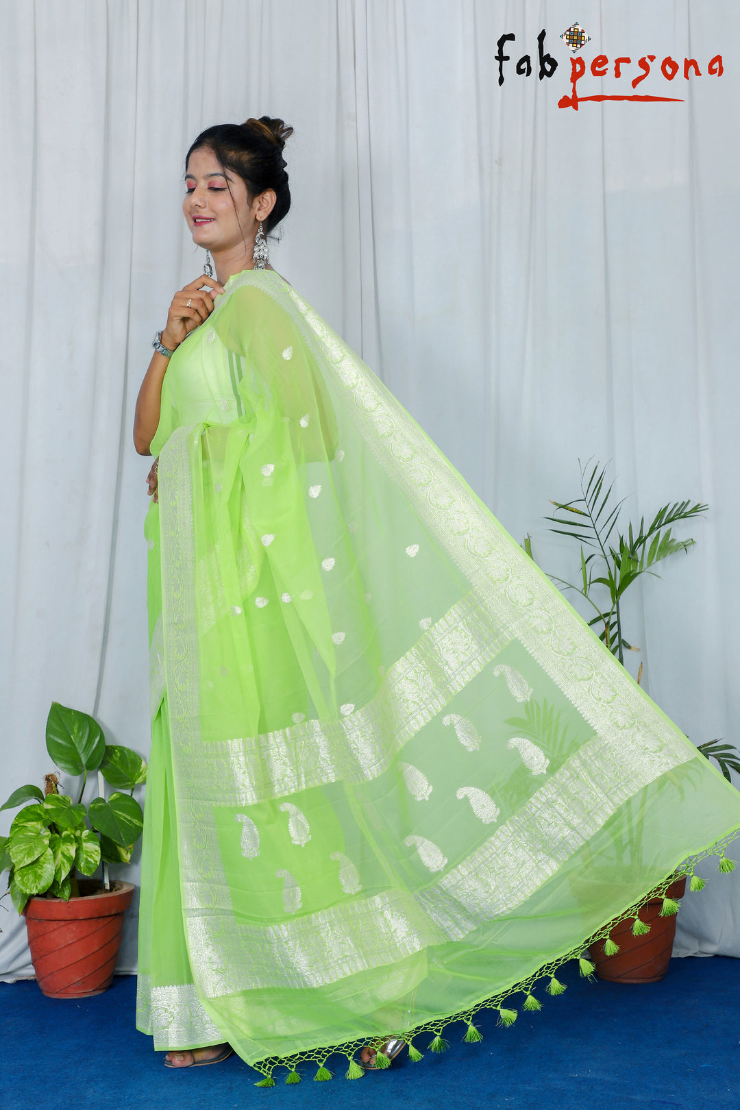 Pure Khaddi Chiffon Georgette Saree (6.2 meter)